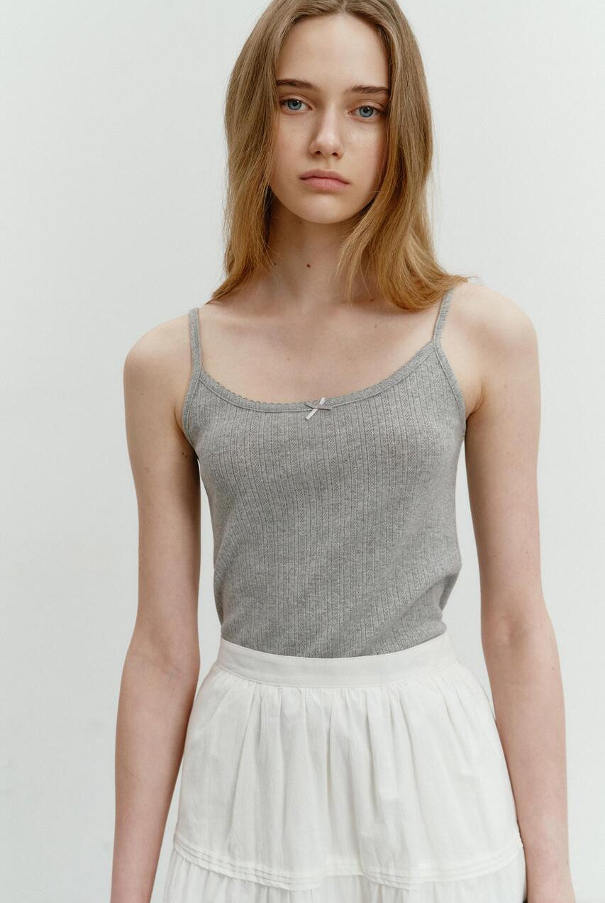 Krótki, cienki, szary top na ramiączkach CROCHET SLEEVELESS Dunst