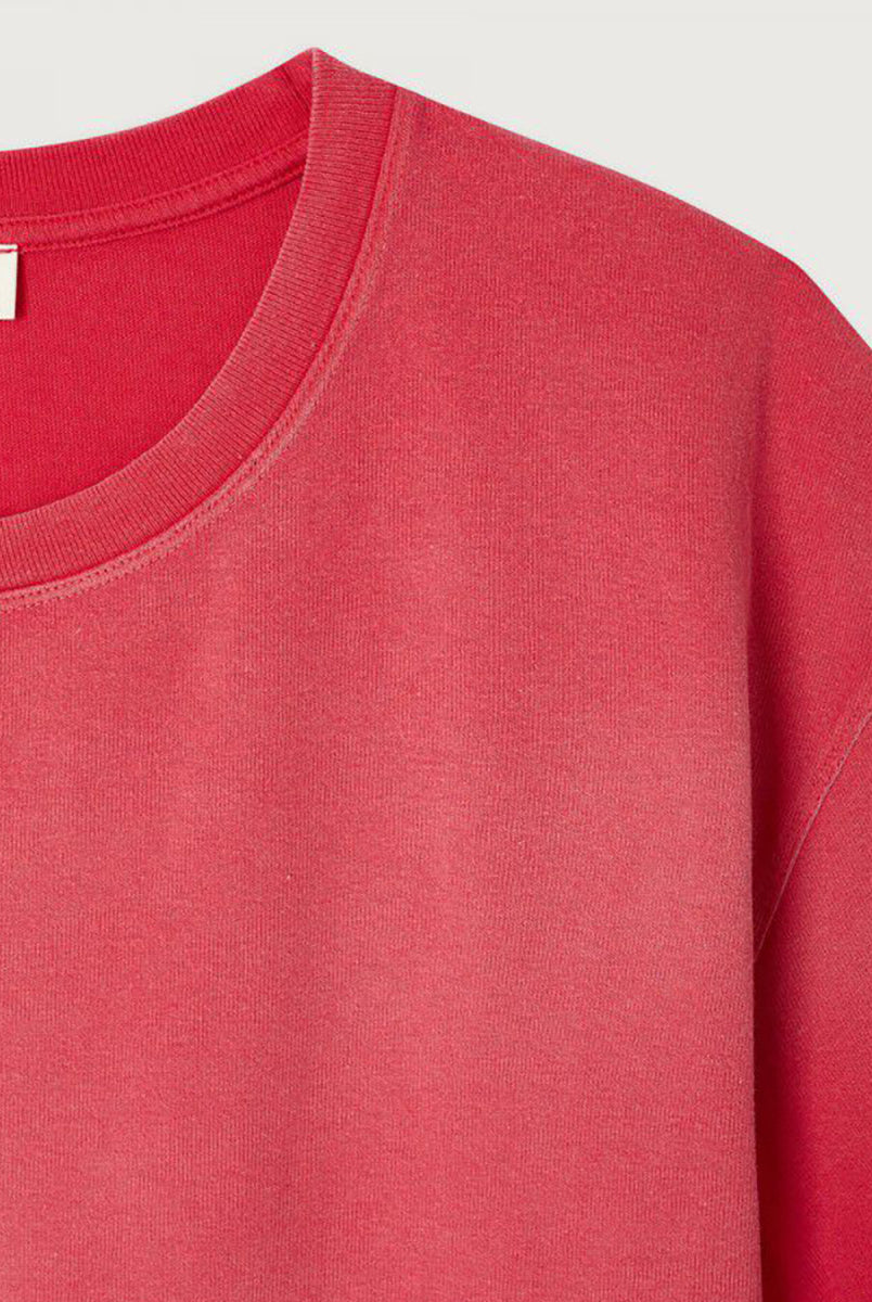Luźny t-shirt AFO02 Amour Spray American Vintage z krótkimi rękawami i okrągłym dekoltem. Wyróżnia się miękką dzianiną w stylu vintage z efektem sprania. Można go nosić samodzielnie lub pod koszulą/bluzą, aby uzyskać nowoczesny wygląd.
-Luźny krój
-Okrągły dekolt
-Wybierz t-shirt w swoim standardowym rozmiarze
