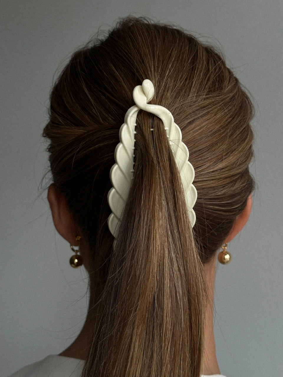 Spinka Amarante Pico Copenhagen to idealny dodatek do stworzenia uroczego i prostego kucyka. Elegancka i łatwa w użyciu, doda uroku każdej stylizacji.
Ozdoby i akcesoria do włosów nie podlegają zwrotowi ani wymianie ze względów higienicznych. 