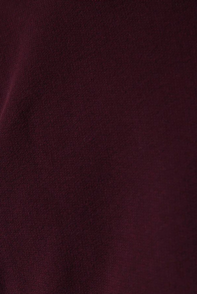 Luźna, bawełniana bluza ATU03 francuskiej marki American Vintage z długimi, raglanowymi rękawami i okrągłym dekoltem. Wykończona ściągaczami. Wykonana z miękkiej, bawełnianej tkaniny. Jest niezbędnym elementem codziennej garderoby, zaprojektowana z myślą o całorocznym noszeniu. -Oversizowy krój -Lekka, elastyczna bawełna -Zamów bluzę w swoim standardowym rozmiarze