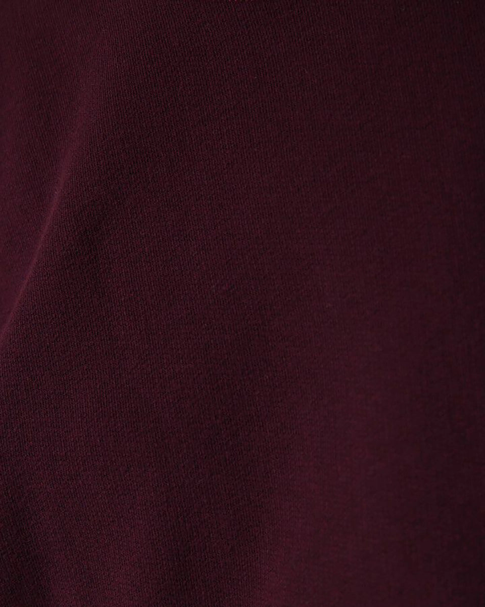 Luźna, bawełniana bluza ATU03 francuskiej marki American Vintage z długimi, raglanowymi rękawami i okrągłym dekoltem. Wykończona ściągaczami. Wykonana z miękkiej, bawełnianej tkaniny. Jest niezbędnym elementem codziennej garderoby, zaprojektowana z myślą o całorocznym noszeniu. -Oversizowy krój -Lekka, elastyczna bawełna -Zamów bluzę w swoim standardowym rozmiarze