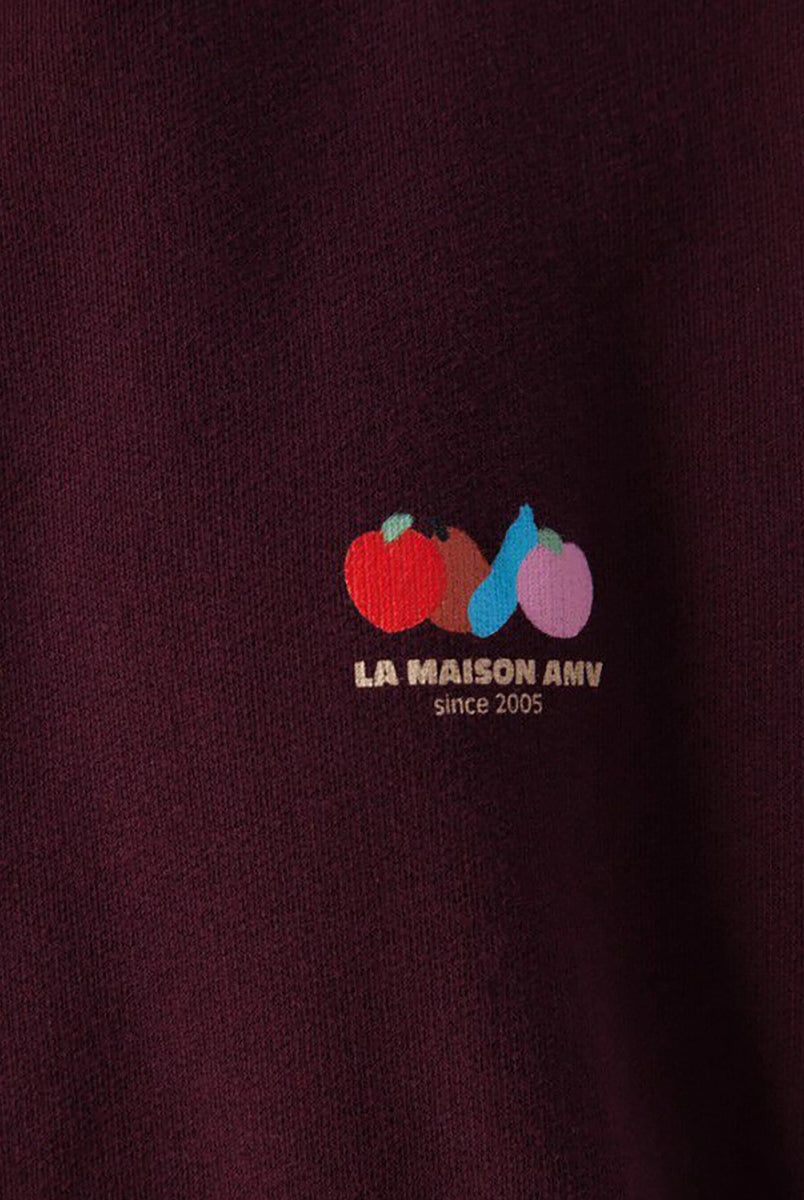 Luźna, bawełniana bluza ATU03 francuskiej marki American Vintage z długimi, raglanowymi rękawami i okrągłym dekoltem. Wykończona ściągaczami. Wykonana z miękkiej, bawełnianej tkaniny. Jest niezbędnym elementem codziennej garderoby, zaprojektowana z myślą o całorocznym noszeniu. -Oversizowy krój -Lekka, elastyczna bawełna -Zamów bluzę w swoim standardowym rozmiarze