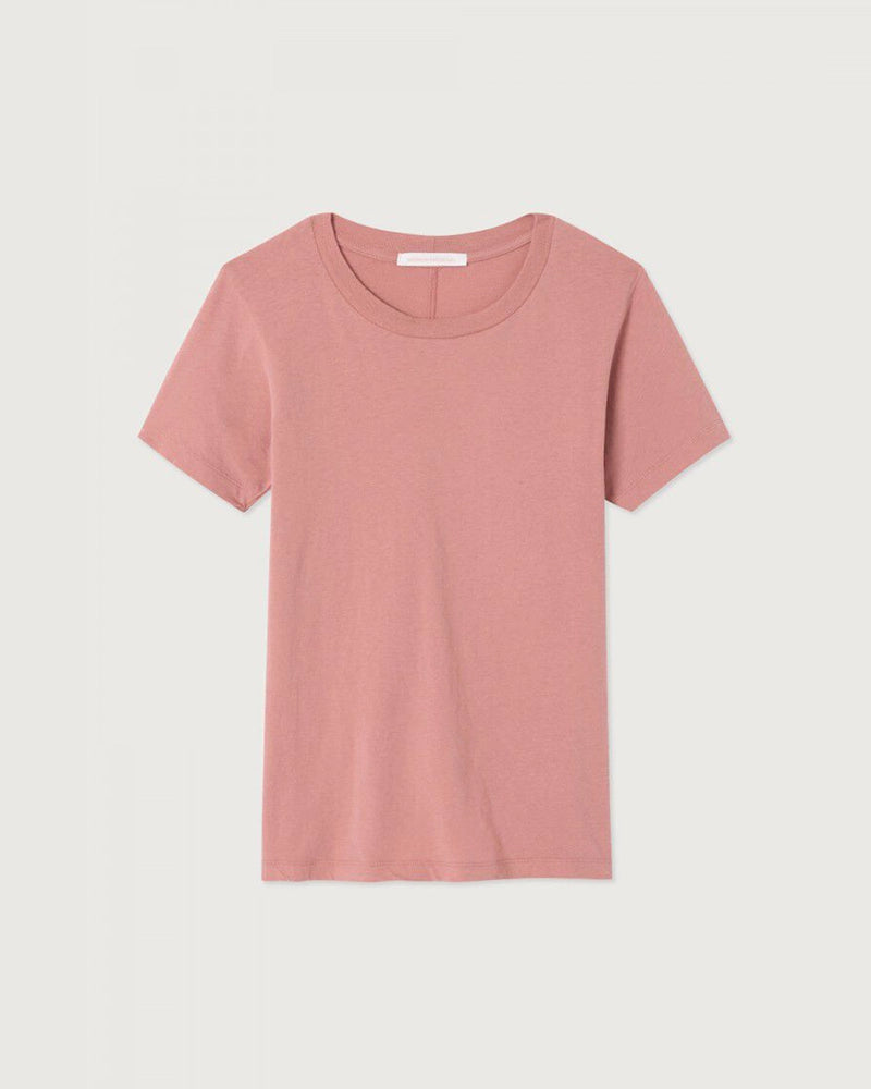 Klasyczny model American Vintage - t-shirt GAMIPY z krótkim rękawem. Posiada okrągły dekolt i delikatnie przylegający fason. Z tyłu bluzka ma gruby szew idący wzdłuż pleców.