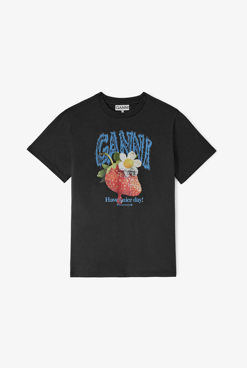 Luźny, bawełniany, ciemnoszary t-shirt BASIC COTTON JERSEY Strawberry GANNI z okrągłym dekoltem i krótkim, szerokim rękawem. Z przodu posiada grafikę z truskawkami oraz logo GANNI. Wykonany z miękkiej bawełny organicznej. Idealny z jeansami lub spódnicą.
-Luźny fason
-Miękka bawełna organiczna
-Zamów t-shirt w swoim standardowym rozmiarze. Jeśli chcesz, żeby był bardziej oversizowy - zamów go w większym rozmiarze.