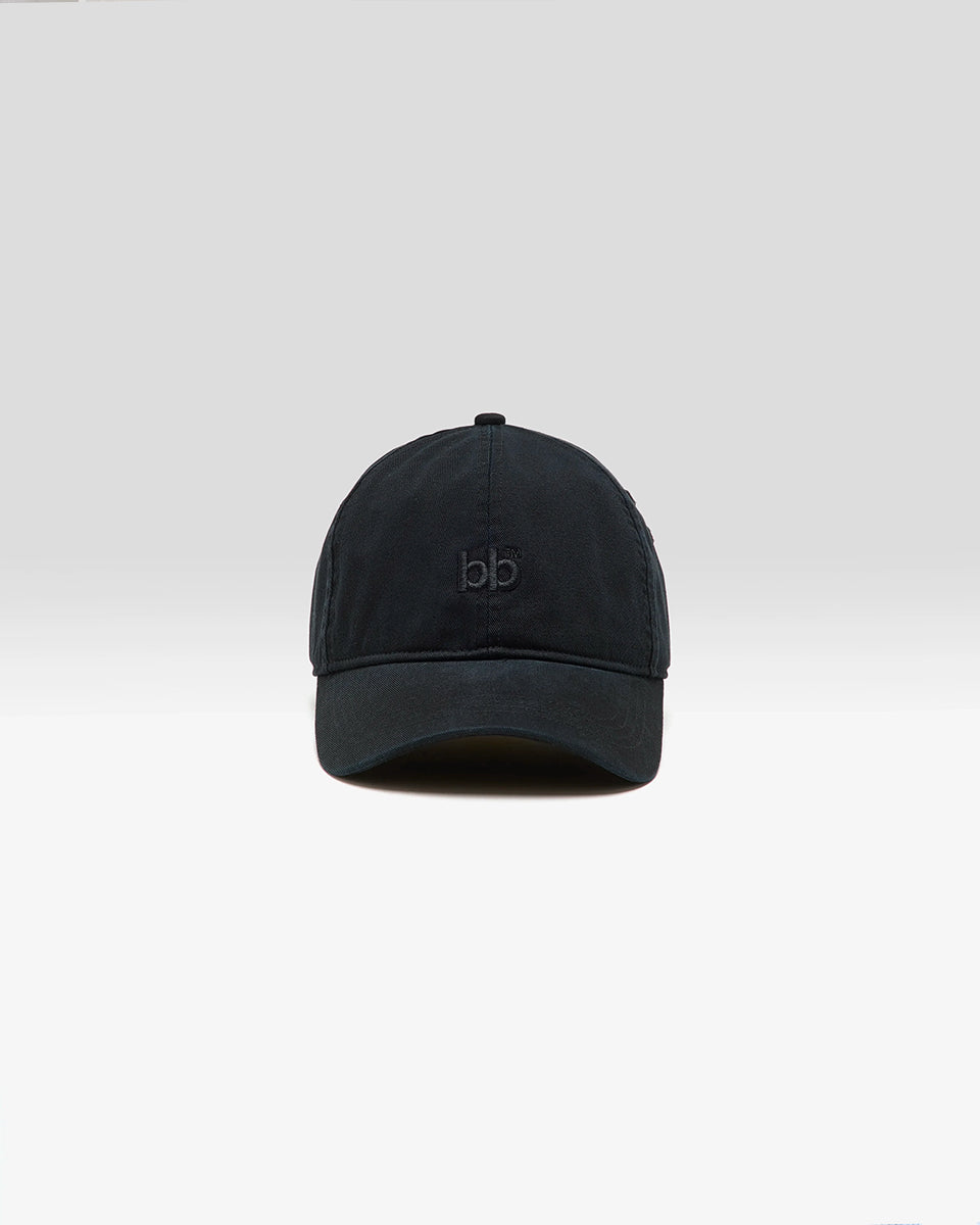 Klasyczna czapka z daszkiem Dacor Black Beauty marki BELLEROSE z logo. Regulowana za pomocą paska. Wykonana w 100% z bawełny.