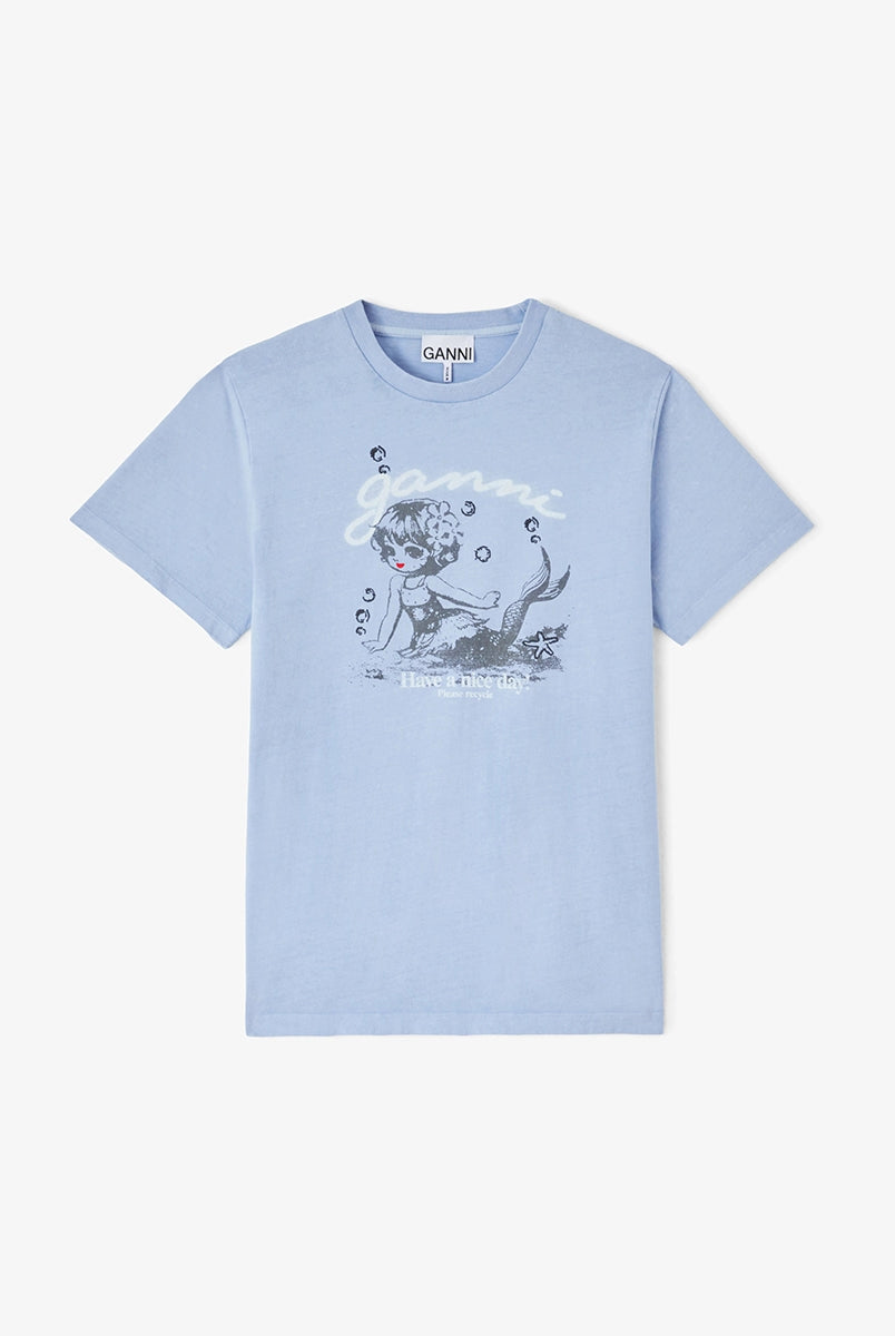 Luźny, bawełniany t-shirt o prosty kroju GANNI z okrągłym dekoltem i krótkim rękawem. Posiada uroczy nadruk z motywem syrenki i nazwą marki. Wykonany z grubej bawełny organicznej. -Luźny fason -Miękka bawełna organiczna -Zamów t-shirt w swoim standardowym rozmiarze. Jeśli chcesz, żeby był bardziej oversizowy - zamów go w większym rozmiarze.