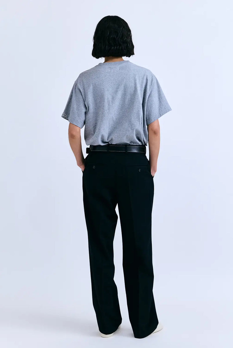 Luźny t-shirt o prostym kroju Josie Love Stories z dużym, kontrastowym napisem. Koszulka ma prosty krój i okrągły dekolt. Wykonana z miękkiej bawełny.
-Zamów t-shirt w swoim normalnym rozmiarze