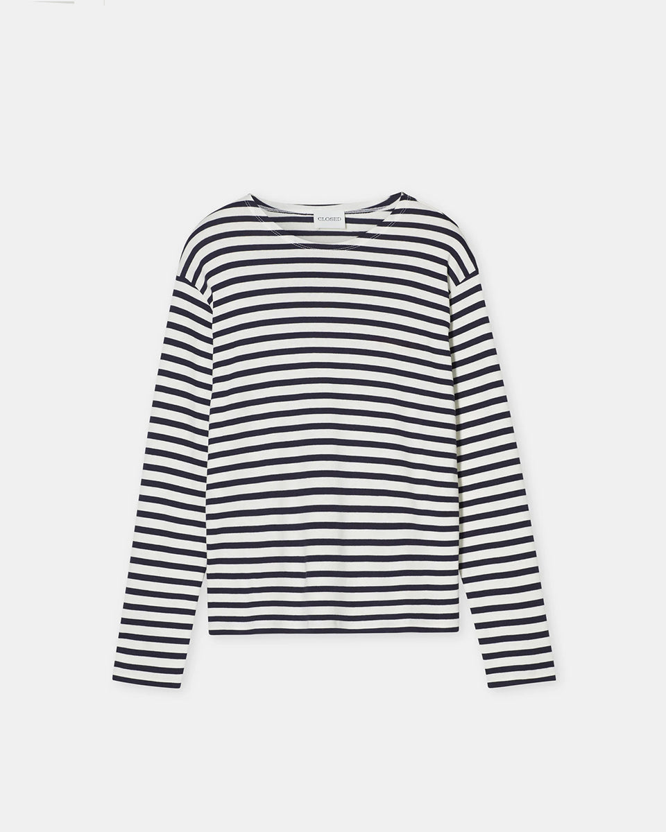 Luźny longsleeve Basic marki CLOSED w granatowo-białe paski. Bluzka ma okrągły dekolt, długie rękawy i opadające ramiona. Wykonana z bardzo miękkiej i przyjemnej dla skóry tkaniny z bawełną i modalem. Załóż longsleeve do jeansów, lnianych spodni czy ulubionych szortów.
-Luźny fason
-Wykonany z miękkiej tkaniny
-Zamów longsleeve w swoim standardowym rozmiarze