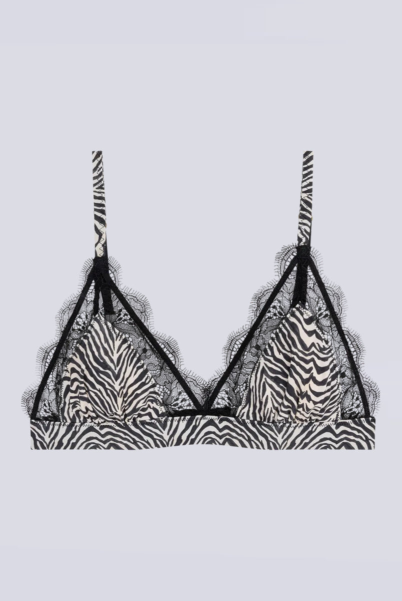 Delikatny, miękki stanik z trójkątnymi miseczkami Love Lace Love Stories. Wykonany z satynowej tkaniny w zwierzęcy print. Miseczki obszyte są delikatną koronką. Stanik posiada szeroką gumę pod biustem oraz regulowane, marszczone ramiączka. Zapinany na plecach za pomocą haftek.