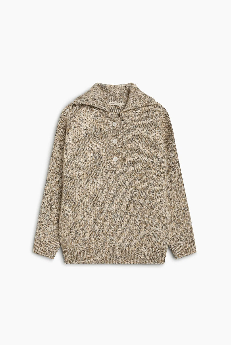 Ponadczasowy, dzianinowy sweter polo Naya Natura Wool Blend z miękkim kołnierzykiem polo zapinanym na guziki i obniżoną linią ramion. Wykonana z ciepłej mieszanki wełny, poliamidu z recyklingu i alpaki. Możesz go zestawić z eleganckimi spodniami, tworząc wyrafinowany codzienny look lub połączyć z jeansami i botkami, uzyskując swobodny, weekendowy zestaw.
-Kołnierzyk polo
-Obniżona linia ramion
-Mieszanka z wełną i alpaką