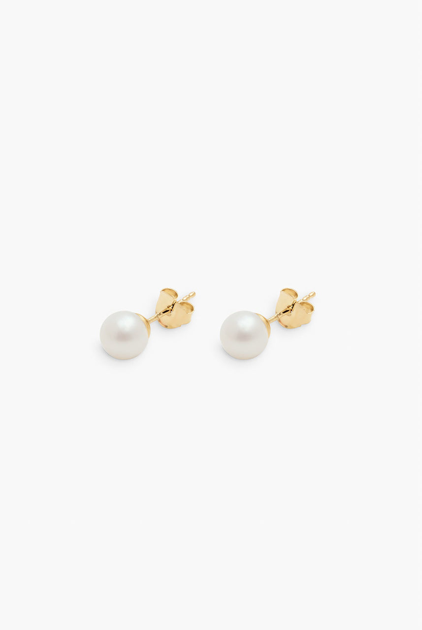 Delikatne, minimalistyczne kolczyki 12054 RAGBAG Olga Studs Gold ze srebra próby 925 z perłami słodkowodnymi. Zapinane na sztyft.
Bez niklu.
Kolczyki nie podlegają zwrotowi ani wymianie ze względów higienicznych.