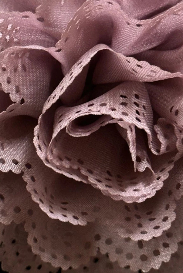 Duża spinka do włosów z dużymi zębami Lace Rose Pico Copenhagen i z materiałową, koronkową różą. 