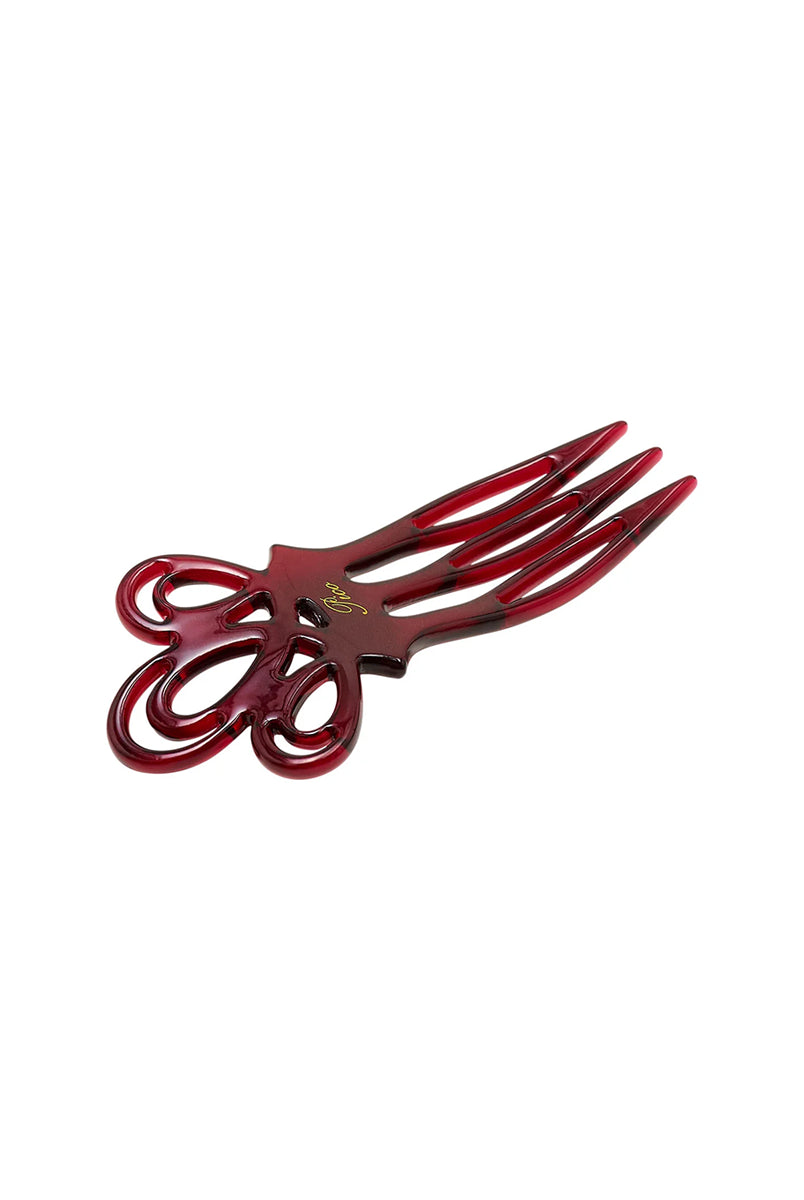 Spinka Rosita Pico Copenhagen łączy w sobie tradycyjny design z nowoczesnym minimalizmem. Idealny element stylizacji, który podkreśli elegancję i swobodę.
Akcesoria do włosów nie podlegają zwrotowi ani wymianie ze względów higienicznych.