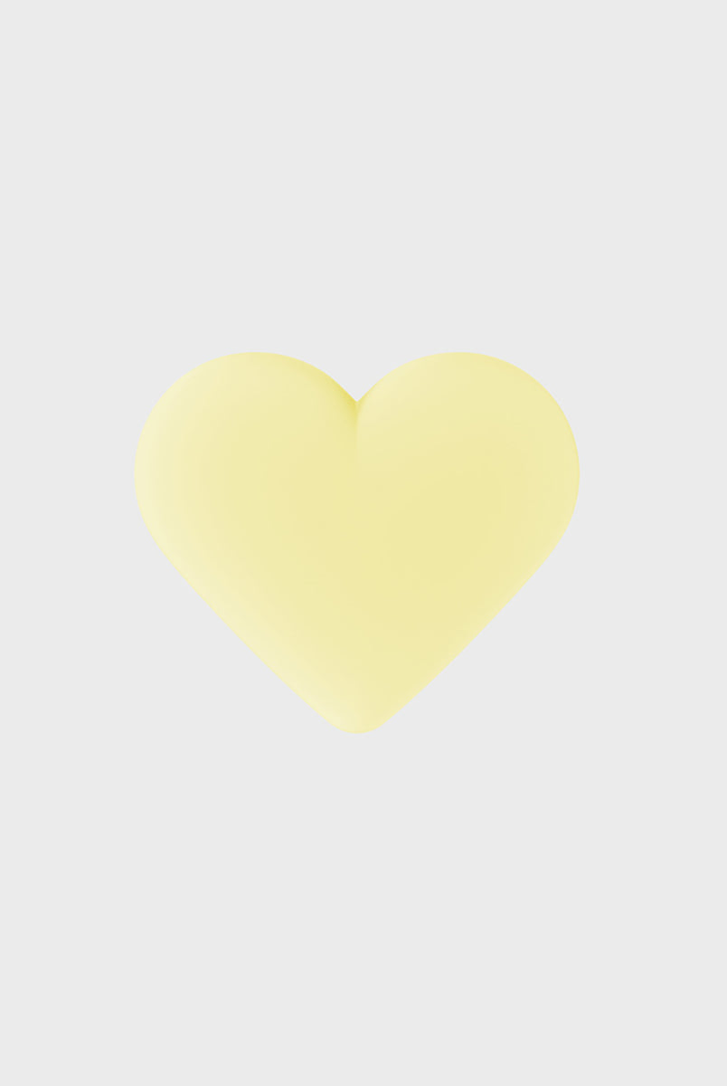 Miękka, silikonowa naklejka Heart Lemonade z wypukłym wzorem, tworzącym unikalny efekt 3D. Przyklej ją do swojego telefonu, laptopa lub notesu za pomocą klejącego tyłu. Dopasuj ją do silikonowego etui w tym samym odcieniu lub w kontrastującym kolorze.