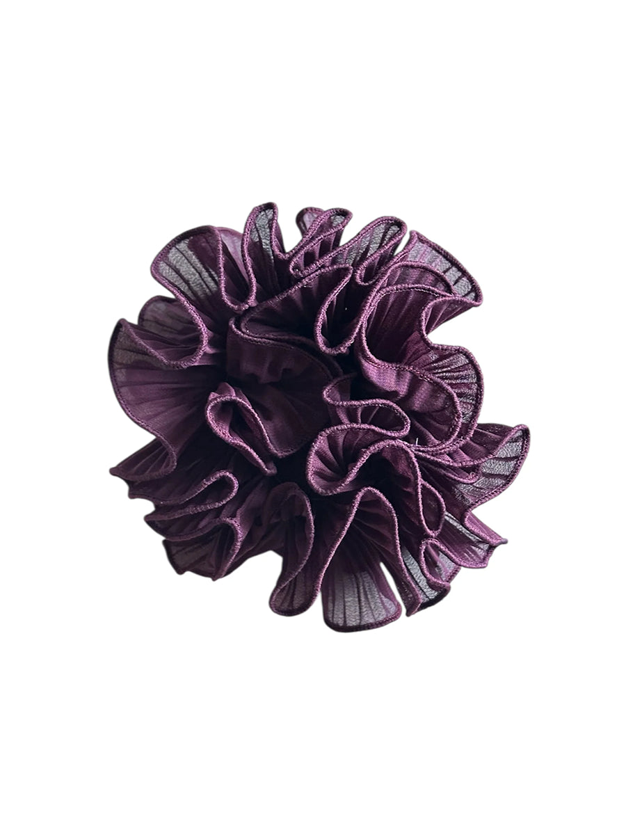Scrunchie Swirl Pico Copenhagen z efektem spirali. Miękka, elastyczna i elegancka- idealna do ozdobienia kucyka.
Ozdoby i akcesoria do włosów nie podlegają zwrotowi ani wymianie ze względów higienicznych. 