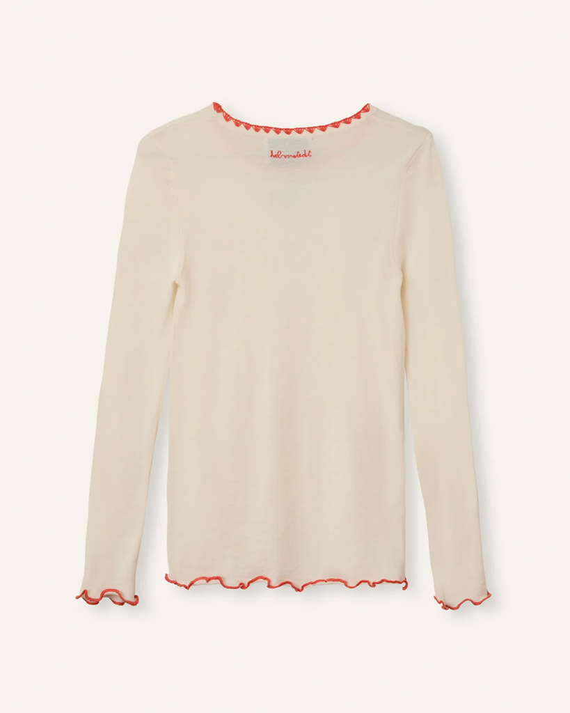 Koszulka z długim rękawem Andrea Buttercream Helmstedt w kolorze kremowo- masełkowym z przodu posiada charakterystyczny dla marki haft truskawkowy. 