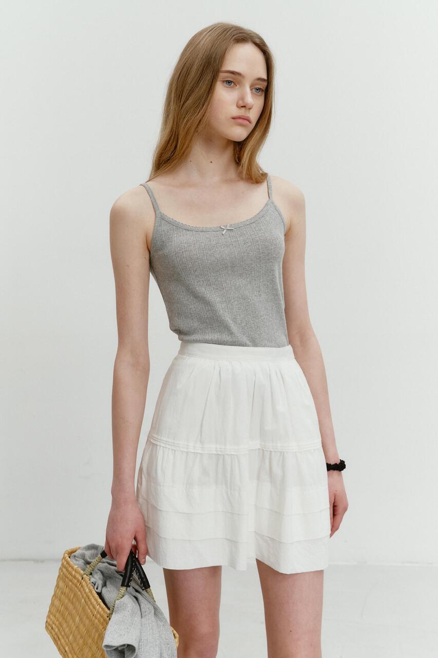 Krótki, cienki, szary top na ramiączkach&nbsp;CROCHET SLEEVELESS Dunst