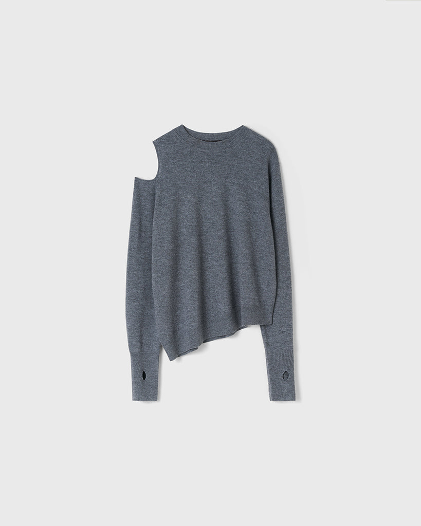 Cienki, szary sweter Acer Light Grey Melang z wycięciem na jednym ramieniu i otworami na kciuki w wydłużonych rękawach. Ma asymetryczny dół, który pozwala na różnorodne stylizacje z dopasowanymi spodniami lub spódnicą. Wykonany z miękkiej dzianiny z wełny merino.&nbsp;