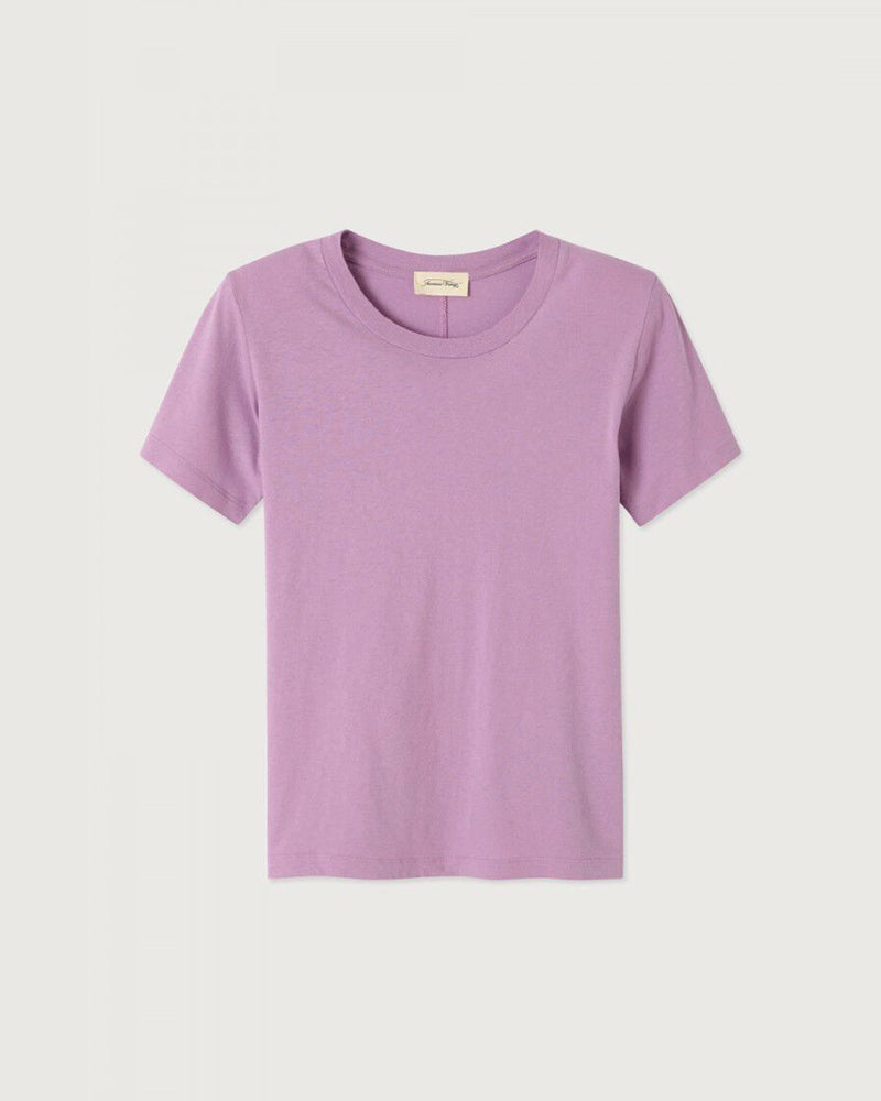 Klasyczny model American Vintage - t-shirt GAMIPY z krótkim rękawem. Posiada okrągły dekolt i delikatnie przylegający fason. Z tyłu bluzka ma gruby szew idący wzdłuż pleców.