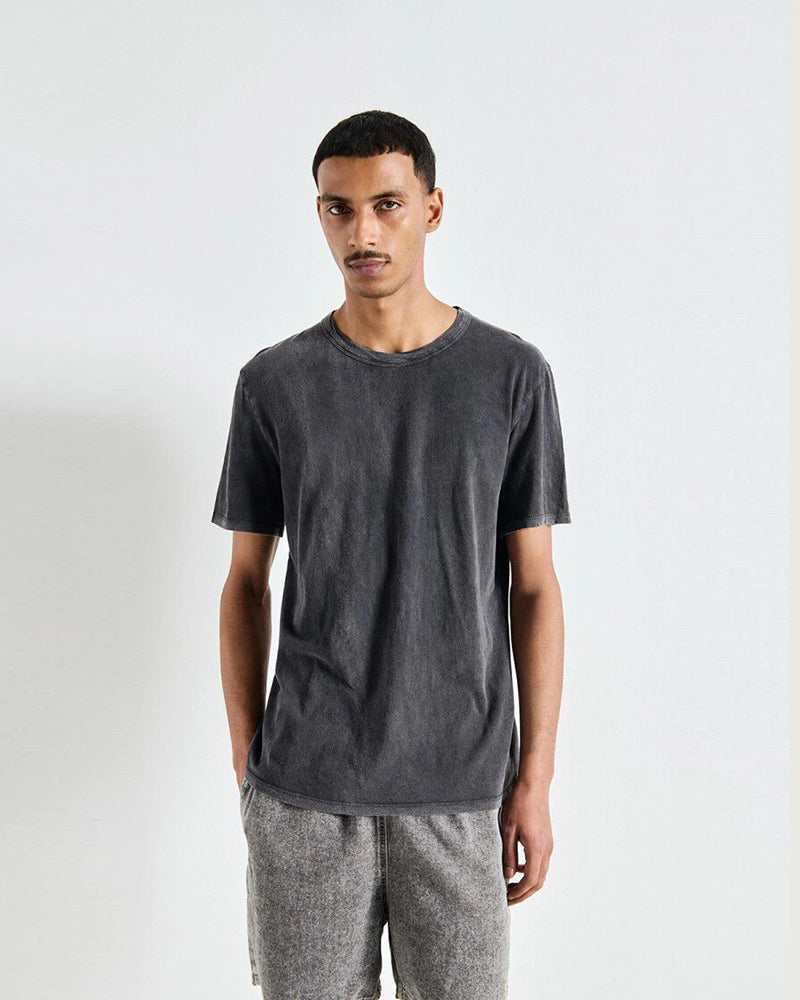 Oversizowy T-shirt unisex FAKOBAY z krótkim rękawem. Posiada okrągły dekolt i krótki rękaw.&nbsp; Wykonany z grubej, miękkiej bawełny z efektem "sprania".