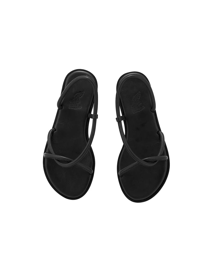 Minimalistyczne, czarne, skórzane sandały Bomba Ancient Greek Sandals na podeszwie i z cienkimi, splecionymi ze sobą paskami. 