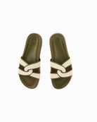 Płaskie, skórzane klapki w kolorze khaki Desmos Ancient Greek Sandals z szerokimi, plecionymi paskami obszytymi bawełnianą, płócienną tkaniną. Wewnętrzna podeszwa klapek jest profilowana.