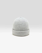 Wełniana, klasyczna, wywijana czapka beanie Gateet Bellerose z prążkowaną fakturą. Posiada naszywkę z logo marki.