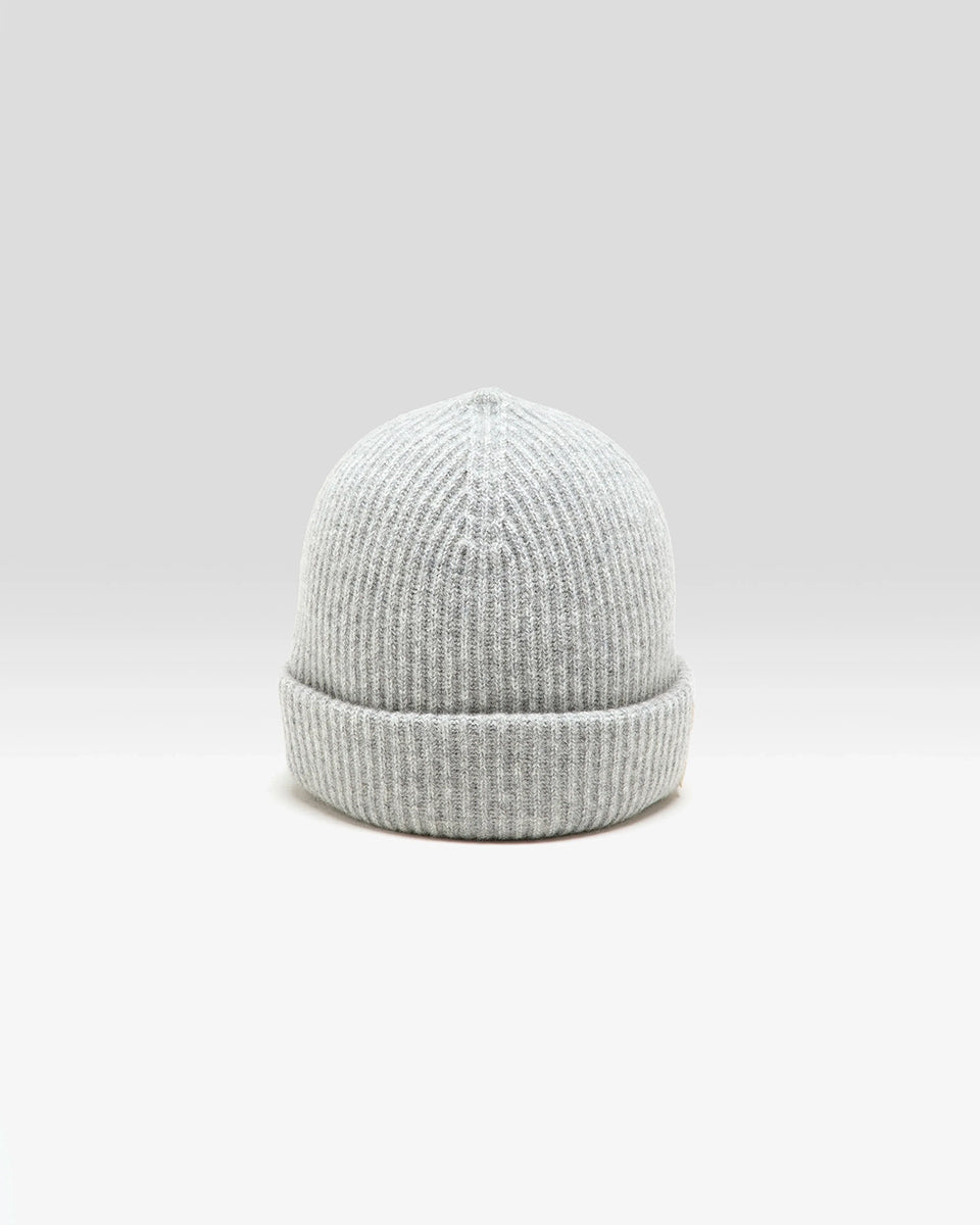 Wełniana, klasyczna, wywijana czapka beanie Gateet Bellerose z prążkowaną fakturą. Posiada naszywkę z logo marki.