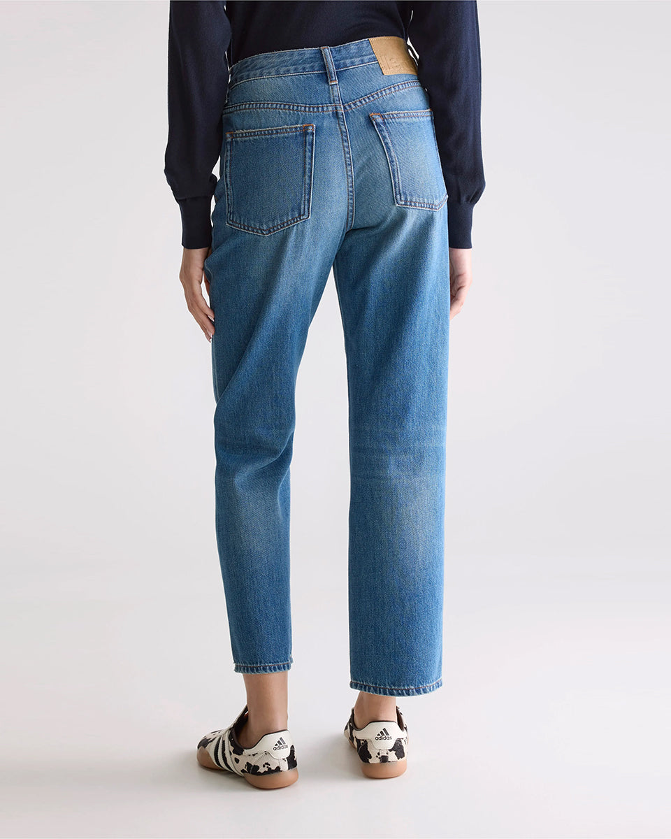Luźne, niebieskie jeasny 34/Popeye Bellerose z przetarciami ze średnim stanem i prostą, lekko skróconą nogawką. Wykonane ze sztywnego denimu.