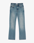 iebieskie jeansy z efektem sprania w stylu vintage Betzy GANNI Mid Blue Vintage ze średnim stanem i skróconą, lekko rozszerzaną u dołu nogawką. Dopasowane na biodrach i udach. Posiadają 5 kieszeni i niewielką naszywkę z logo GANNI na lewej, tylnej kieszeni. Wykonane z bawełny organicznej.

-Wysoki stan

-Miękka, bawełniana tkanina

-Skrócona, rozszerzana nogawka

-Zamów spodnie w swoim normalnym rozmiarze