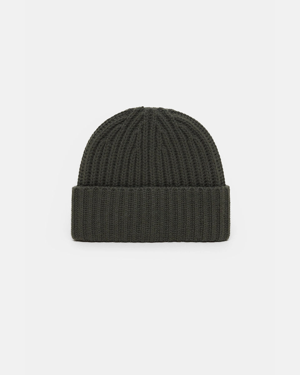Zielona, gruba, wywijana czapka beanie Knitted CLOSED z prążkowaną fakturą. Wykonana w 100% z wełny.