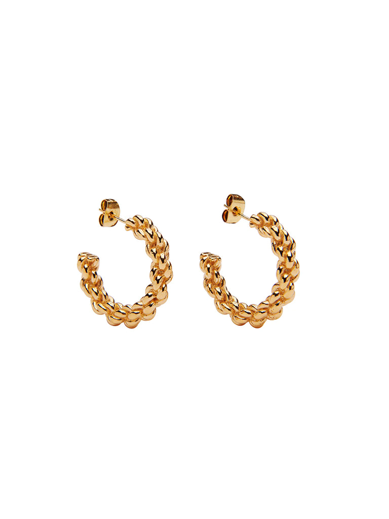 Piękne, niewielkie kolczyki koła Dasha Gold Pico Copenhagen z organicznym wzorem.

Bez niklu.

Ze względów higienicznych kolczyki nie podlegają wymianie ani zwrotom