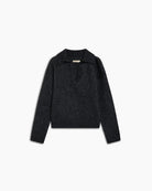 Ciemnoszary, miękki sweter polo Elara TNS Dark Grey Melange z kołnierzykiem, obniżoną linią ramion i ściągaczami. Ma swobodny krój, czyniąc ją ponadczasową dzianiną idealną do codziennych, swobodnych stylizacji. Wykonany z luksusowej mieszanki alpaki i wełny dziewiczej.&nbsp;

-Obniżona linia ramion&nbsp;

-Kołnierzyk polo

-Zamów sweter w swoim normalnym rozmiarze&nbsp;