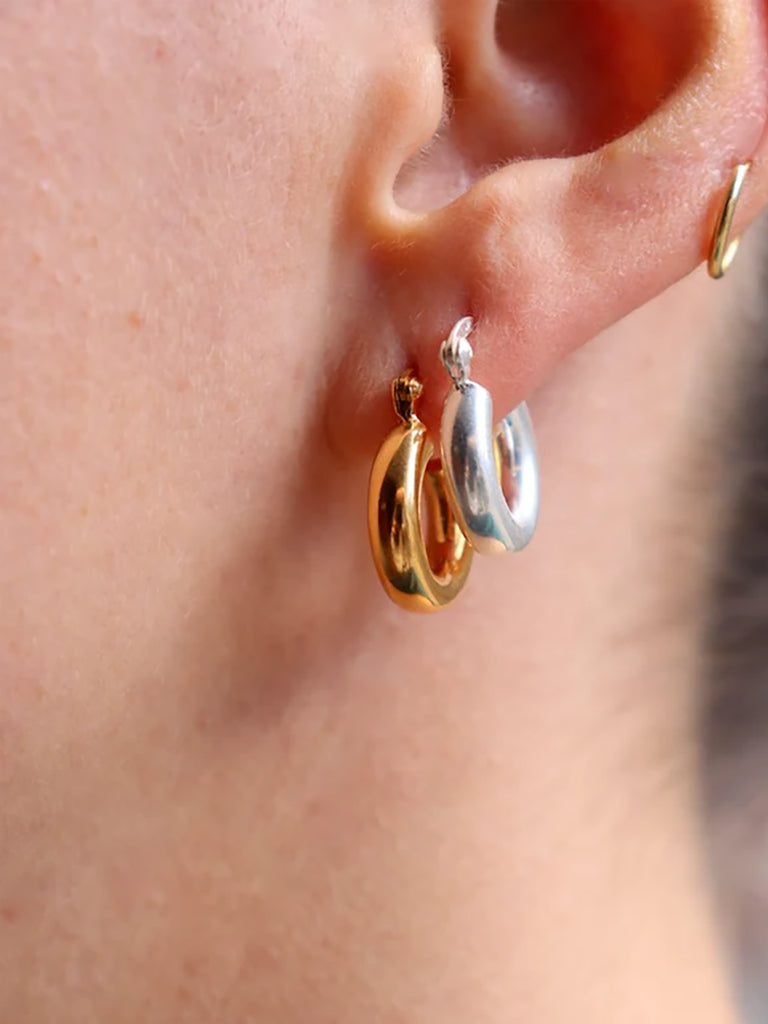 Klasyczne kolczyki kółka Else Silver Pico Copenhagen z angielskim zapięciem.

Bez niklu.

Kolczyki nie podlegają zwrotowi ani wymianie ze względów higienicznych