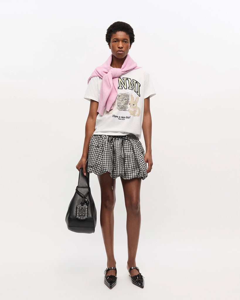 Luźny, bawełniany, biały t-shirt 4238 BASIC COTTON JERSEY ANIMAL GANNI z okrągłym dekoltem i krótkim, szerokim rękawem. Z przodu posiada grafikę uroczych zwierzątek, napis 'Have a nice day' oraz logo GANNI.