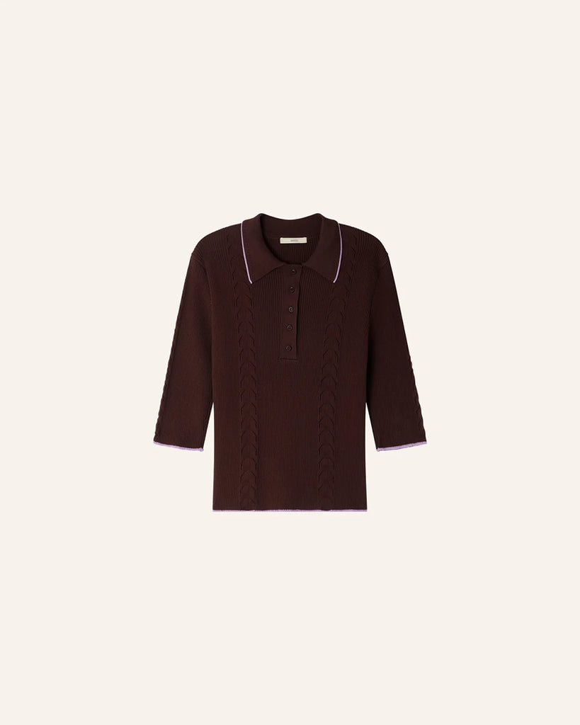 Brązowa koszulka Polo Jodi Espresso marki Sessun z rękawami do łokcia wykonana z prążkowanej dzianiny z ażurowymi detalami. Posiada zapięcia na guziki oraz kontrastowe wykończenia kołnierza i rękawów.&nbsp;