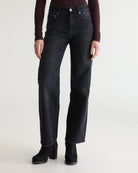 Jeansy o kroju slim fit 43/Kia Used Black marki Bellerose z prostymi nogawkami i średnim stanem. Wykonane z elastycznego dżinsu o efekcie lekkiego zużycia, co zapewnia wygodę i elastyczne dopasowanie do sylwetki. Zapinane na zamek błyskawiczny.

-Krój slim fit: lekko zwężane i dopasowane w biodrach, lecz nieobcisłe&nbsp;

-Średni stan

-Elastyczny dżins&nbsp;

-Zamów jeansy w swoim standardowym rozmiarze