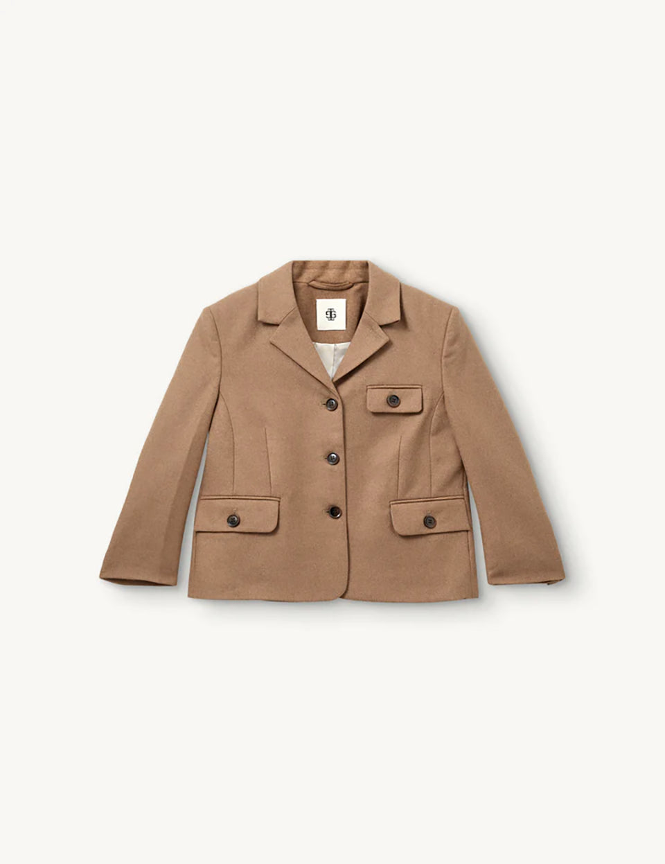 Krótka, dopasowana kurtka Mitch Fitted Camel z kołnierzykiem, rękawami z ozdobnymi guzikami przy mankietach, dwoma przednimi kieszeniami i kieszonką na piersi. Zapinana guziki. Wykonana z dzianiny z wełny z recyklingu. Dopasowany fason nadaje kurtce kobiecy charakter z eleganckim akcentem.&nbsp;