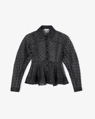 Efektowna koszula Organza Peplum Black marki GANNI z widocznym odcięciem w talii i mocno rozkloszowanym dołem. Posiada tradycyjny kołnierzyk i długie, proste rękawy zakończone mankietami. Zapinana z przodu na guziki. Prześwitujący materiał zdobiony jest klasycznym wzorem polka dots.&nbsp;

-Efekt baskinki

-Wzór polka dots

-Zamów w swoim standardowym rozmiarze