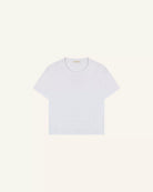 Luźny, biały t-shirt TOO Sessun z okrągłym dekoltem, krótkim rękawem i opadającymi ramionami. Koszulka posiada prosty krój.