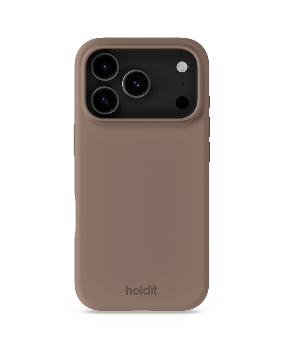 Silikonowe etui Mocha Brown chroni i odświeża Twój telefon dzięki miękkiej i elastycznej powierzchni. Charakteryzuje się minimalistycznym designem i komfortowym wykończeniem, które zakrywa przyciski głośności i krawędzie. Wykonane jest w 100% z poliwęglanu z recyklingu z certyfikatem GRS.&nbsp;

Produkt wegański.