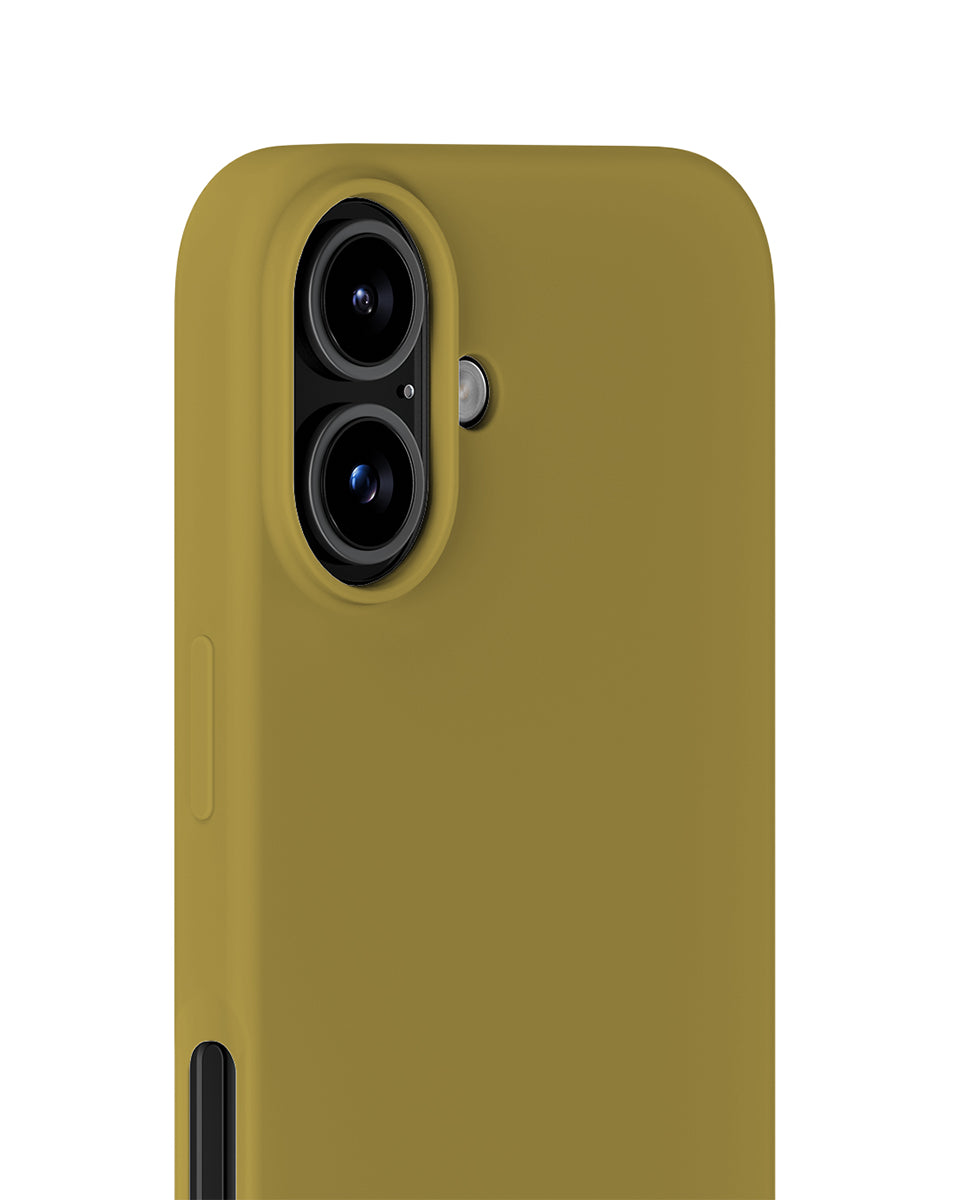Silikonowe etui Warm Olive chroni i odświeża Twój telefon dzięki miękkiej i elastycznej powierzchni. Charakteryzuje się minimalistycznym designem i komfortowym wykończeniem, które zakrywa przyciski głośności i krawędzie. Wykonane jest w 100% z poliwęglanu z recyklingu z certyfikatem GRS.&nbsp;

Produkt wegański.