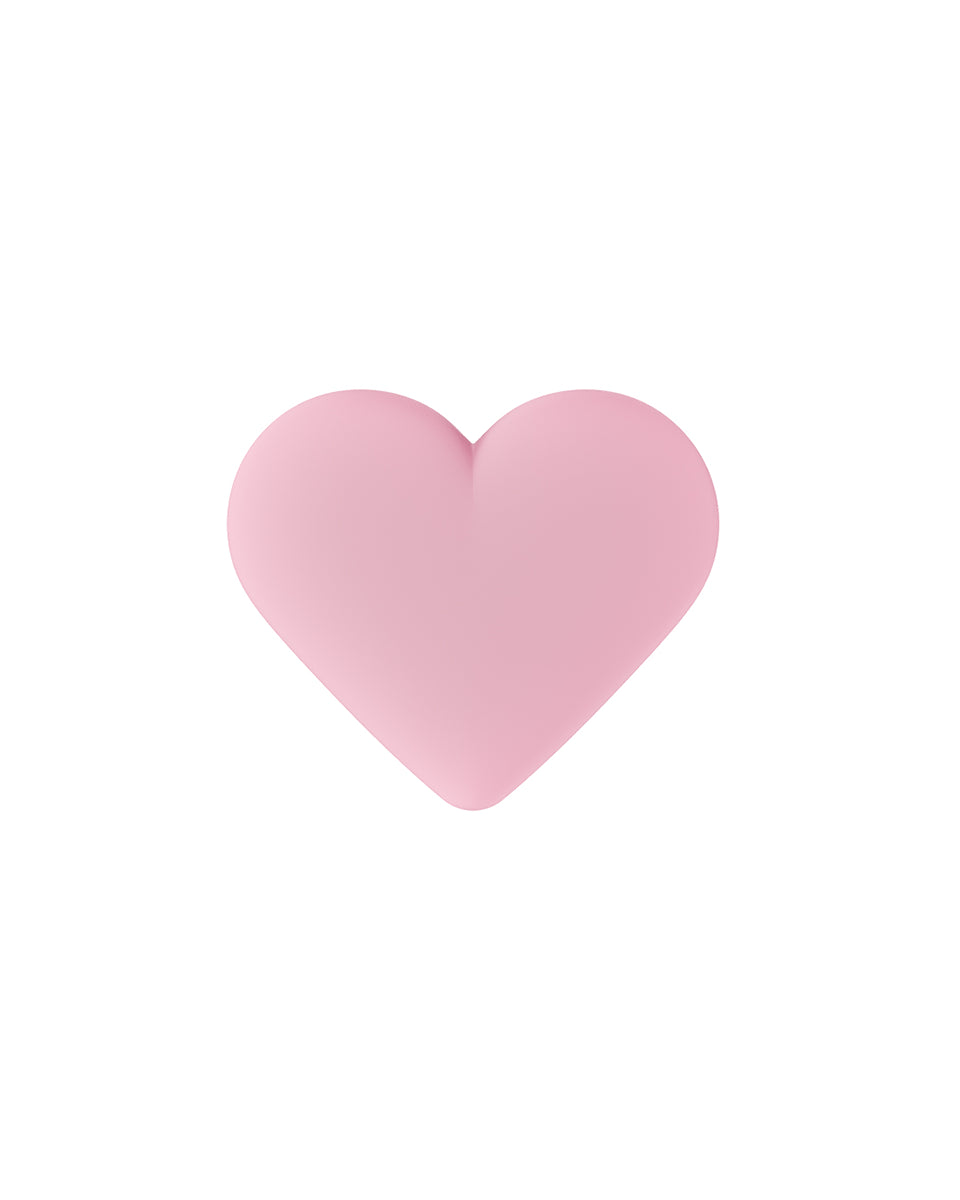 Miękka, silikonowa naklejka Heart Pink z wypukłym wzorem, tworzącym unikalny efekt 3D. Przyklej ją do swojego telefonu, laptopa lub notesu za pomocą klejącego tyłu. Dopasuj ją do silikonowego etui w tym samym odcieniu lub w kontrastującym kolorze.