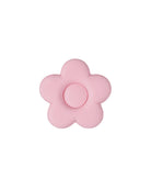 Miękka, silikonowa naklejka Flower Pink z wypukłym wzorem, tworzącym unikalny efekt 3D. Przyklej ją do swojego telefonu, laptopa lub notesu za pomocą klejącego tyłu. Dopasuj ją do silikonowego etui w tym samym odcieniu lub w kontrastującym kolorze.
