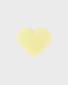Miękka, silikonowa naklejka Heart Lemonade z wypukłym wzorem, tworzącym unikalny efekt 3D. Przyklej ją do swojego telefonu, laptopa lub notesu za pomocą klejącego tyłu. Dopasuj ją do silikonowego etui w tym samym odcieniu lub w kontrastującym kolorze.