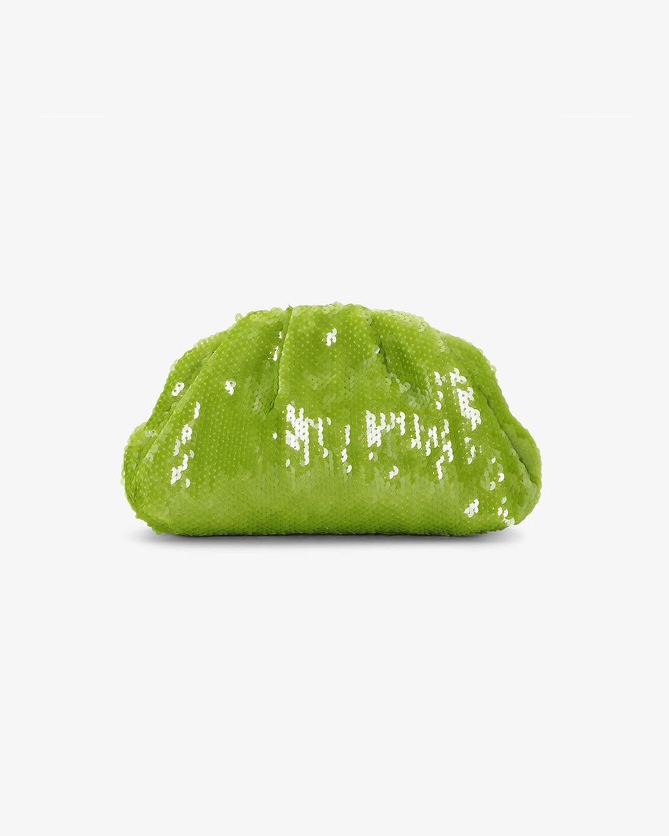 Torebka kopertówka Sequin Clutch Green SUI AVA o miękkiej powierzchni pokrytej połyskującymi cekinami. Jej elastyczny kształt nadaje jej swobodny, a zarazem elegancki wygląd. To idealny dodatek do Twojej stylizacji. Pomieści niezbędne drobiazgi, takie jak telefon, klucze i szminkę. Noś ją w dłoni jak elegancką kopertówkę.&nbsp;