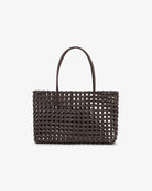 Torba Kaya Woven Tote Big SUI AVA o plecionej fakturze i klasycznym, stonowanym wyglądzie. Zaprojektowana zarówno do noszenia na codzień, jak i na specjalne okazje.&nbsp;